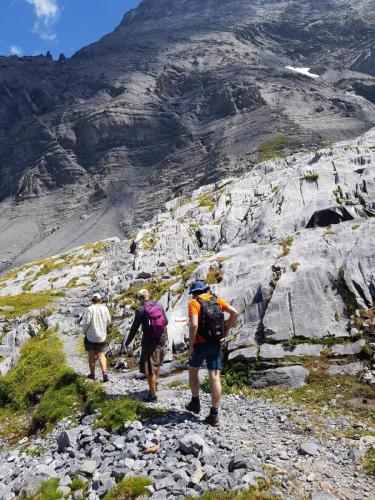 Descente par les lapiés